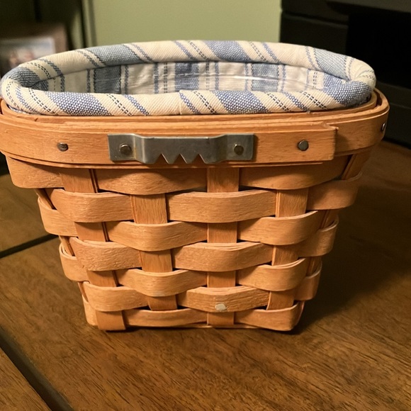 Longaberger 🧺 - Picture 2 of 4